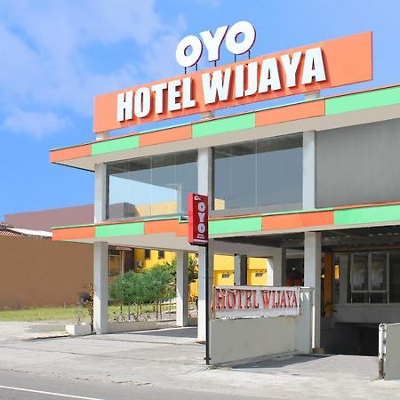 Oyo586维嘉亚酒店 Kalasan 外观 照片