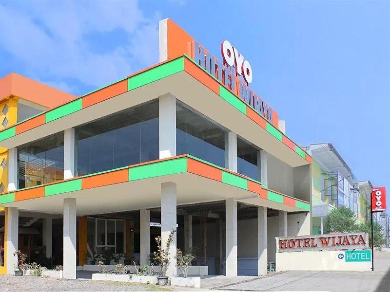Oyo586维嘉亚酒店 Kalasan 外观 照片