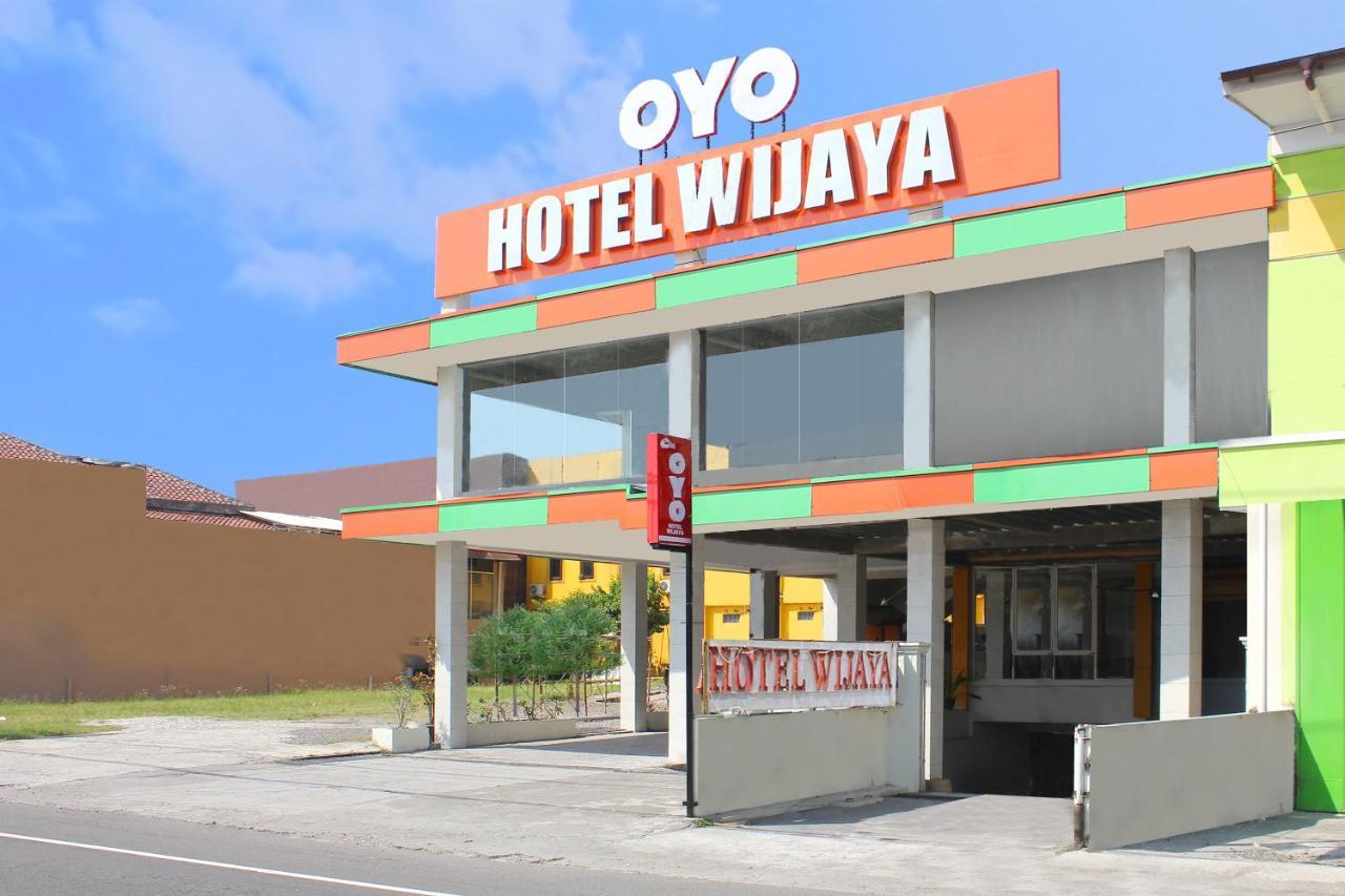 Oyo586维嘉亚酒店 Kalasan 外观 照片